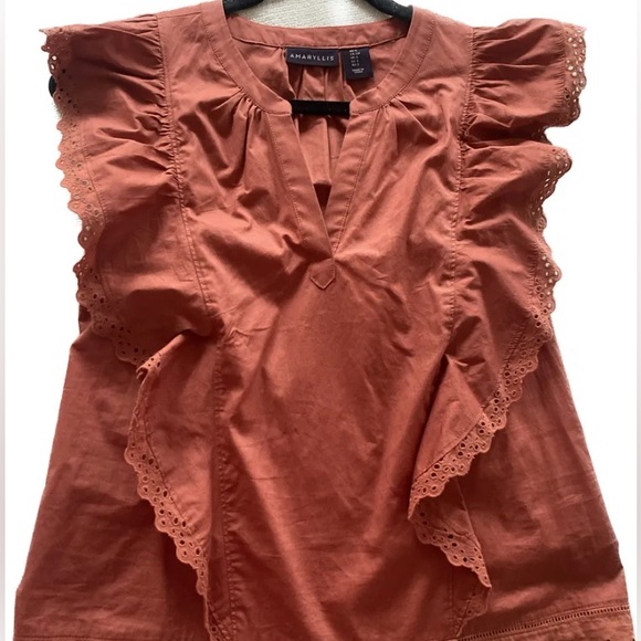 Cute Terracotta Amaryllis Shirt - Picture 1 of 3